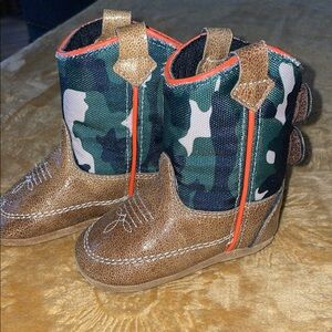 Lil Boot Barn western camo cowboy boots size 3.0